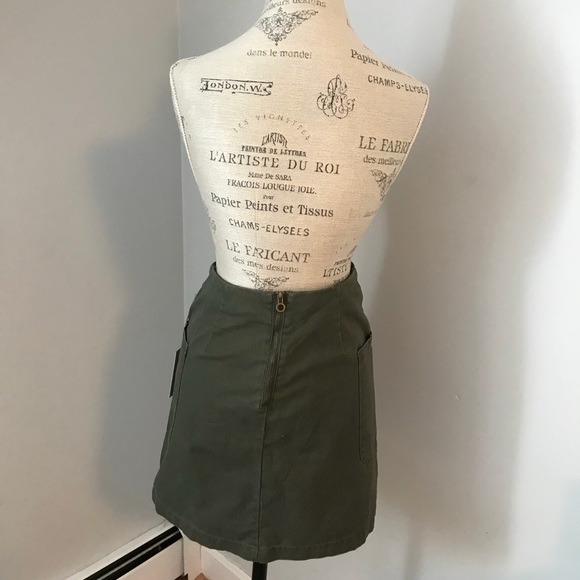 Target green mini skirt. - Picture 4 of 4